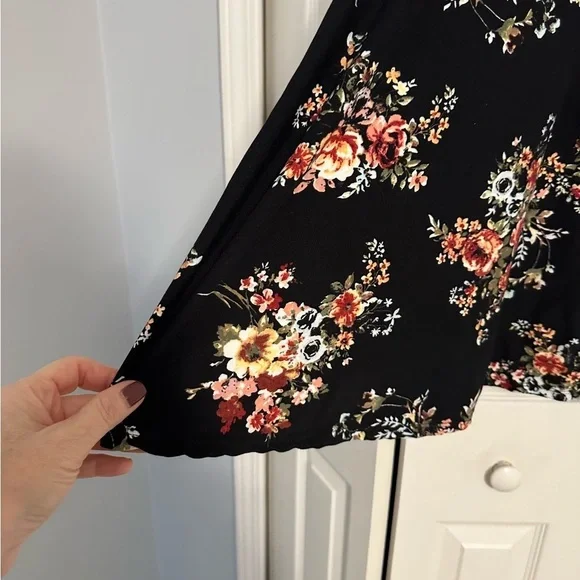 No Boundaries Black & Floral T Shirt Dress - Picture 5 of 13